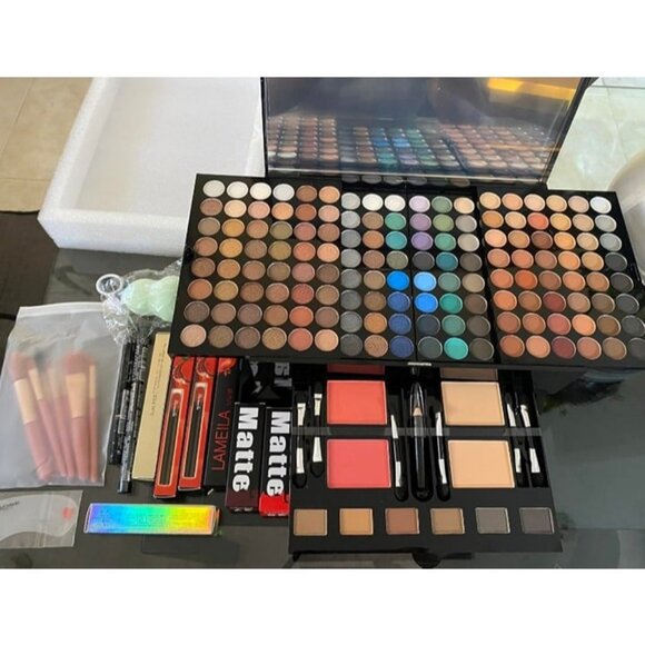 88 Colors Professional Makeup Palette Set Kit Combination All In One Makeup Set - Picture 1 of 1
